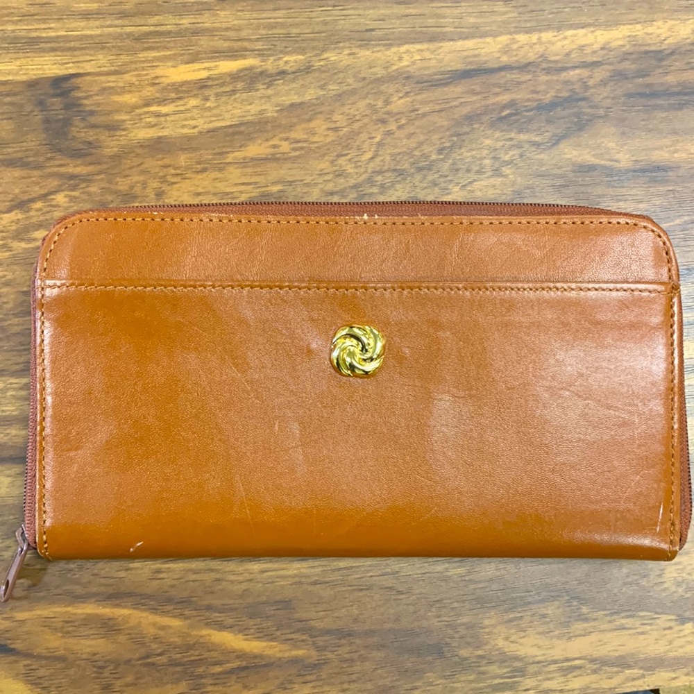 Genuine Leather Wallet, super chic, all yours!